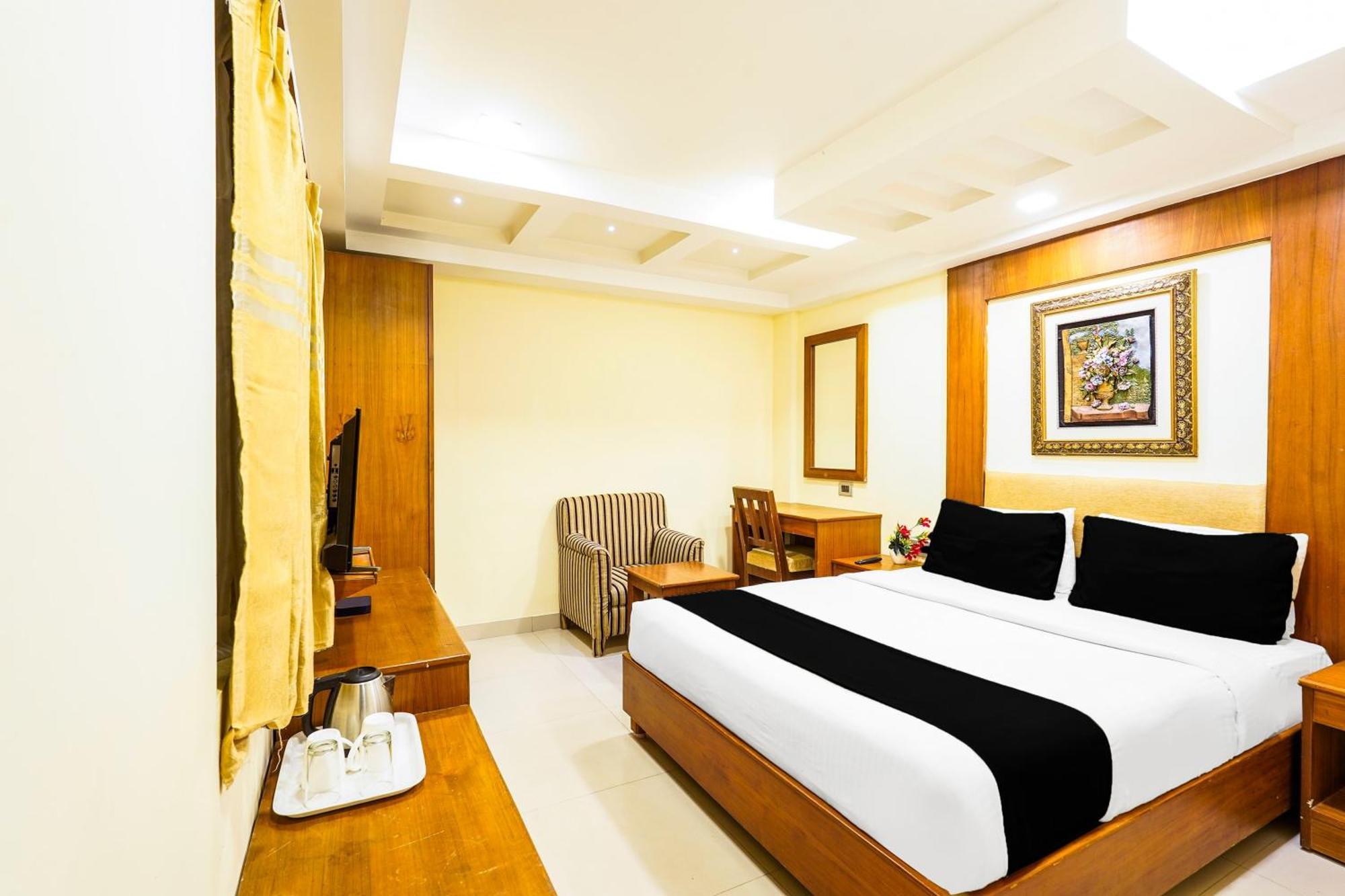 Super Townhouse Oak Alandur Near Chennai Airport Formerly Vijay Park Luaran gambar
