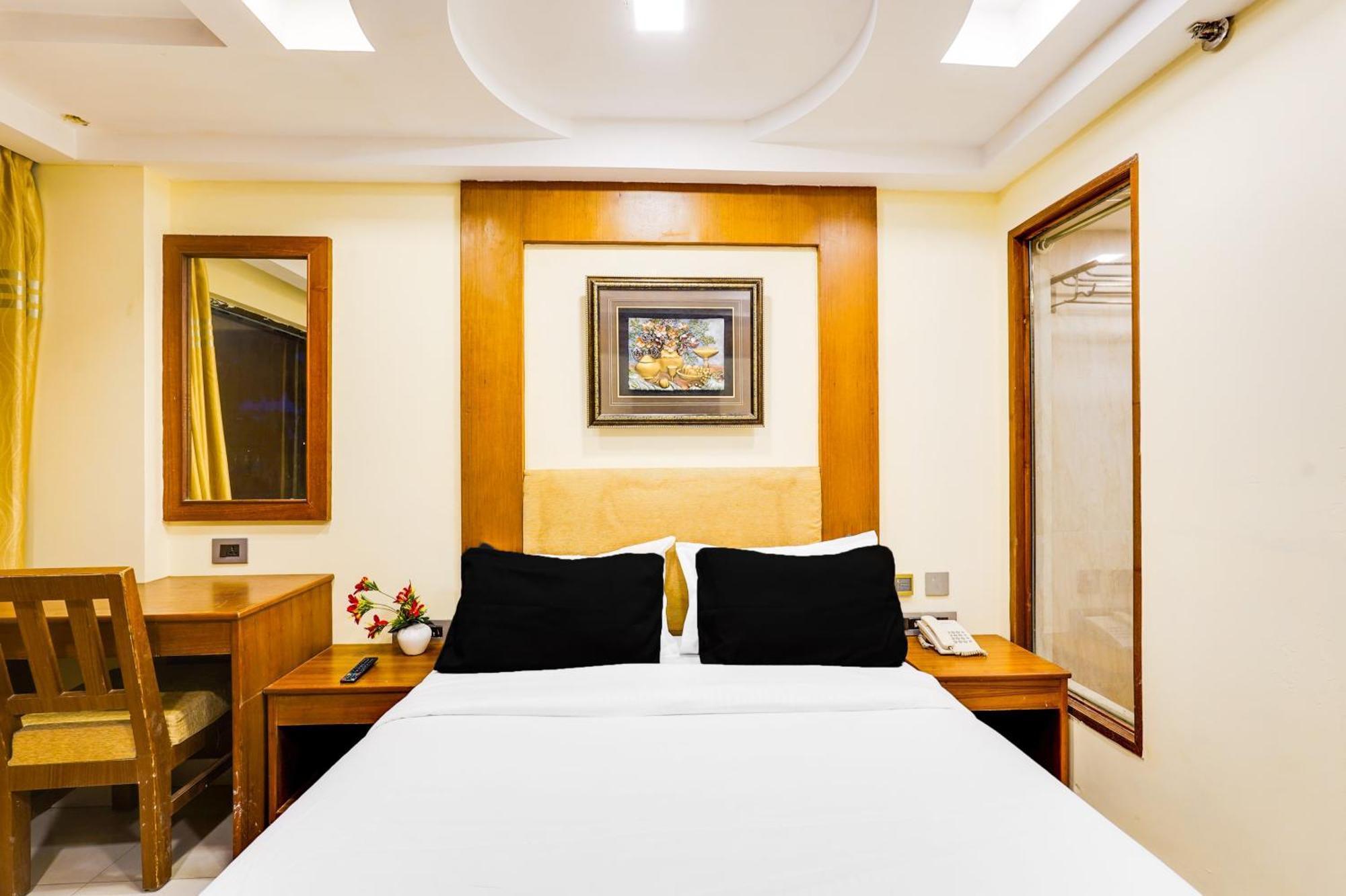 Super Townhouse Oak Alandur Near Chennai Airport Formerly Vijay Park Luaran gambar