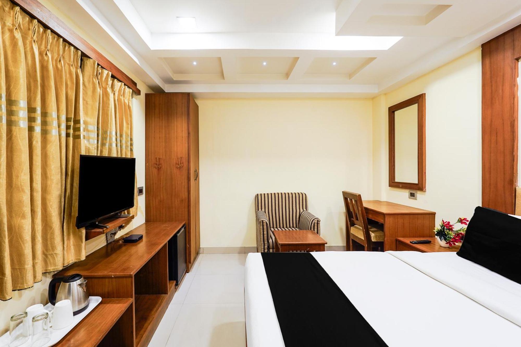 Super Townhouse Oak Alandur Near Chennai Airport Formerly Vijay Park Luaran gambar