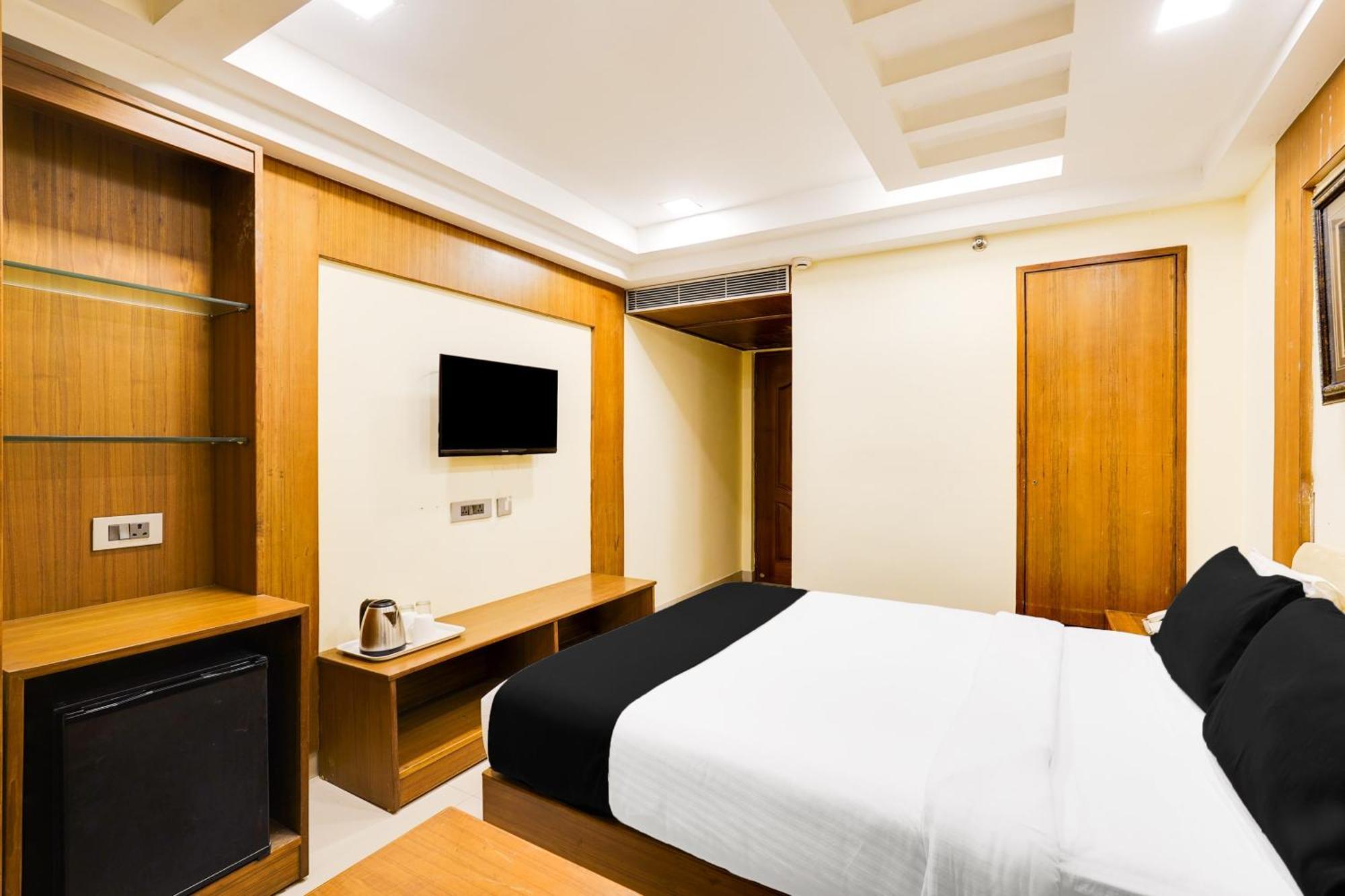 Super Townhouse Oak Alandur Near Chennai Airport Formerly Vijay Park Luaran gambar