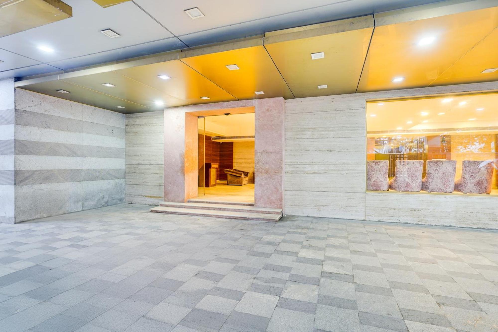 Super Townhouse Oak Alandur Near Chennai Airport Formerly Vijay Park Luaran gambar