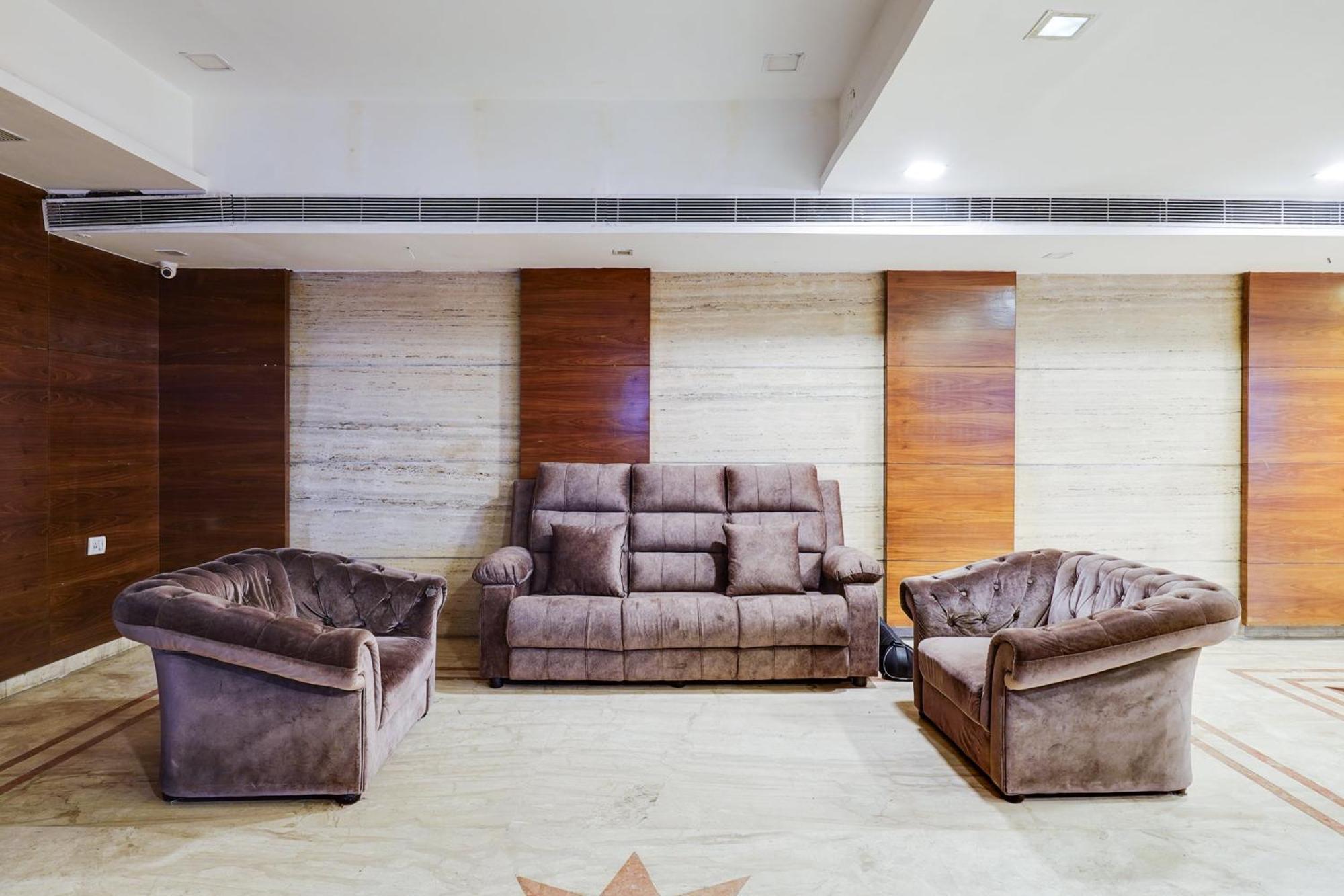 Super Townhouse Oak Alandur Near Chennai Airport Formerly Vijay Park Luaran gambar